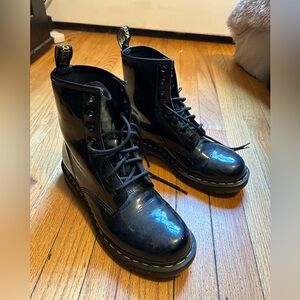 Women’s Sz 9 Doc Marten Shiny Boots